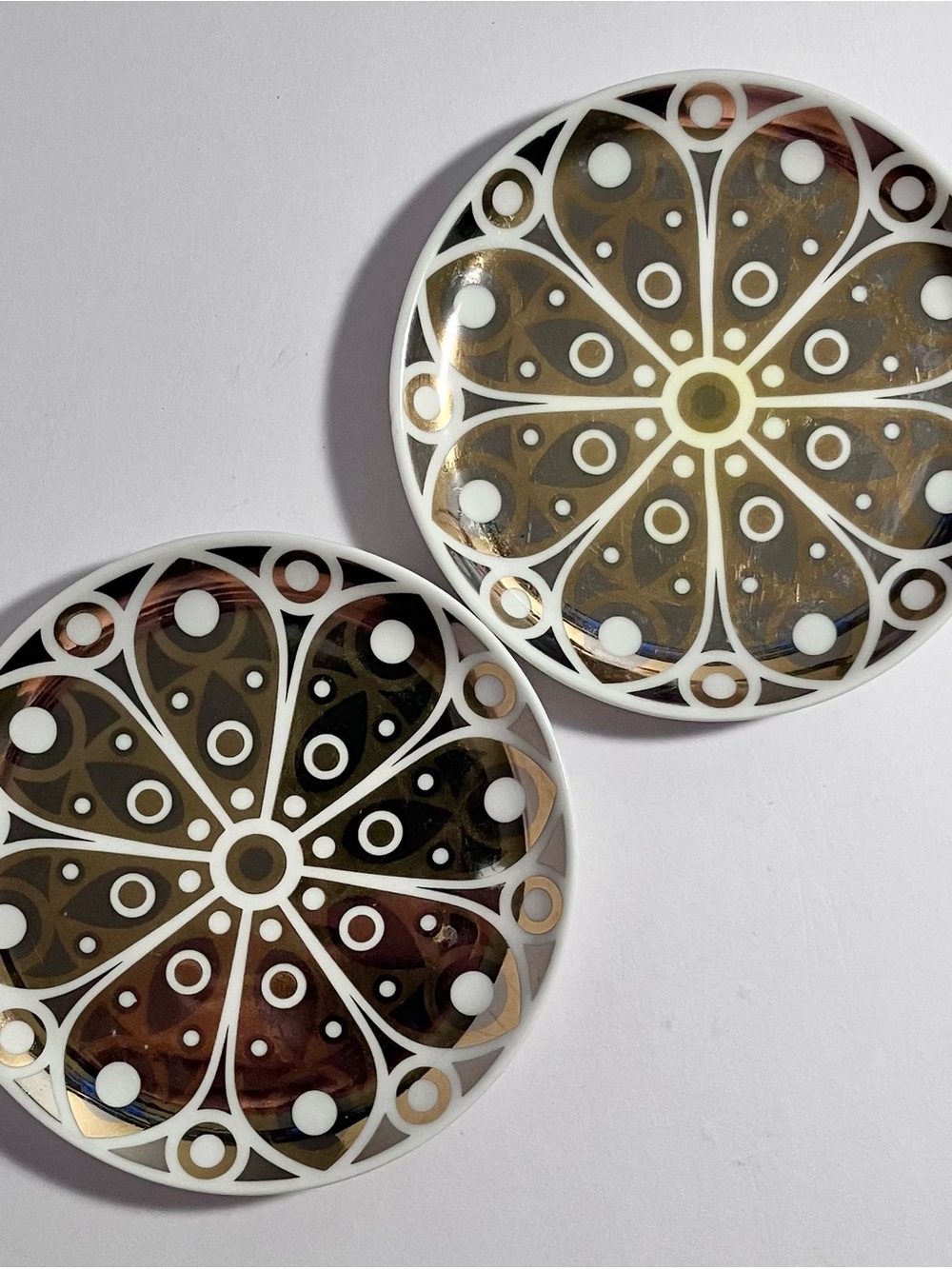 2 JONATHAN ADLER Coasters / DISCONTINUED Pattern / SHINY GOLD Pinwheel / RARE